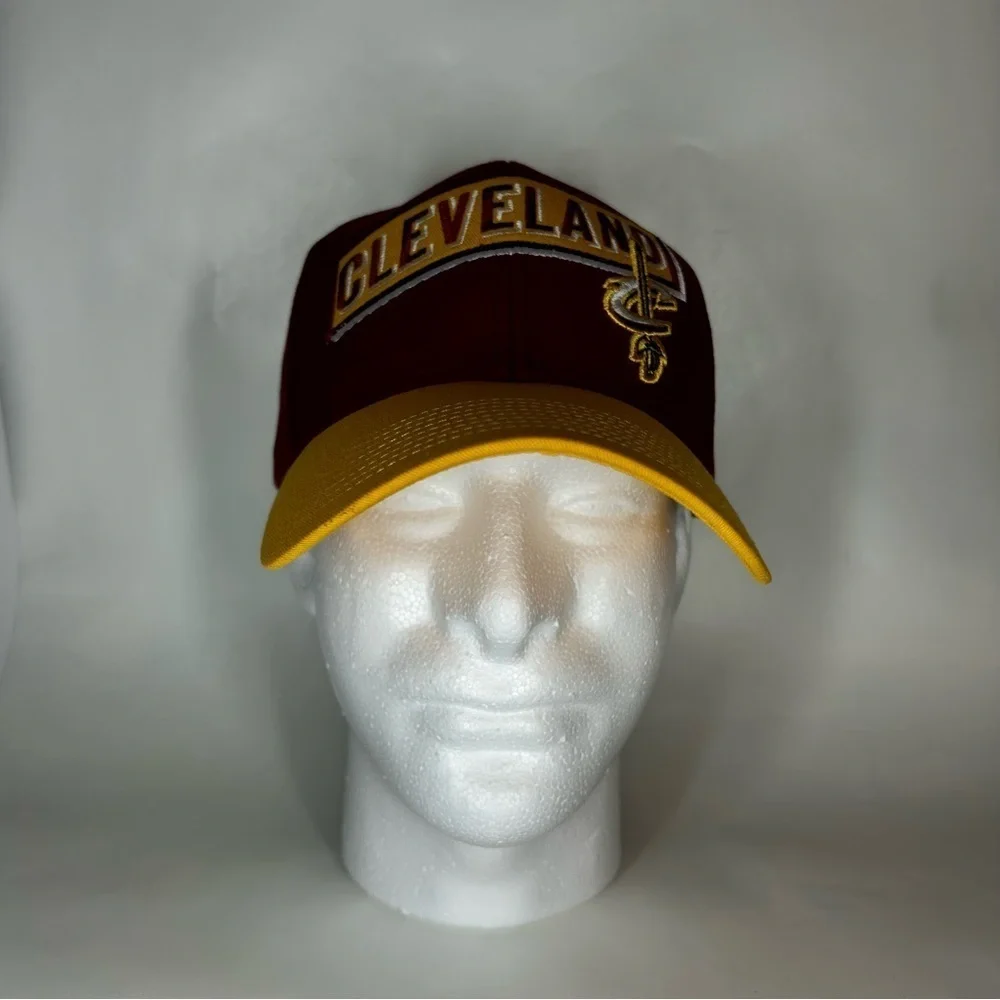 Cleveland Cavs snap back | Adidas - Picture 2 of 6